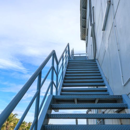 ضوابط پله فرار در ساختمان مسکونی